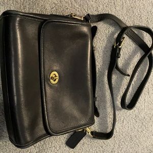 Vintage black coach purse U7C-9870